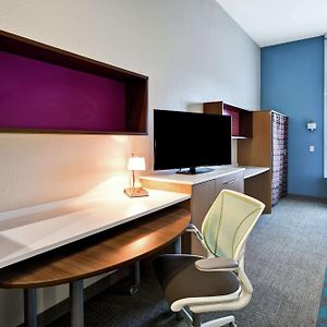 Queen Studio Suite Hearing Access